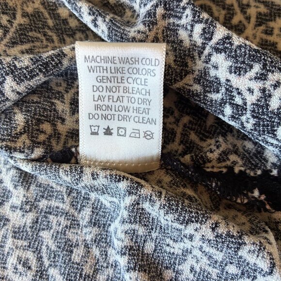 Black & White Floral Print Tunic Top Size 1X Bohemian, Peasant, Puff Sleeves - Picture 9 of 11